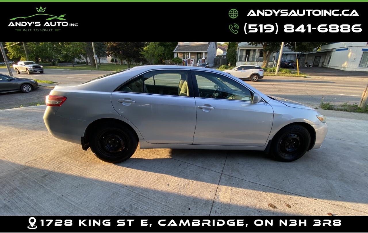 2010 Toyota Camry SE ! 4CYL ! NO ACCIDENTS ! AUTO ! SE  4CYL ! NO ACCIDENTS ! AUTO ! Photo2