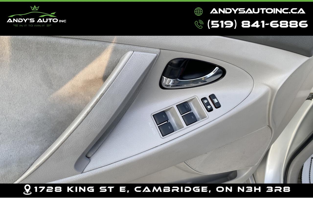 2010 Toyota Camry SE ! 4CYL ! NO ACCIDENTS ! AUTO ! SE  4CYL ! NO ACCIDENTS ! AUTO ! Photo