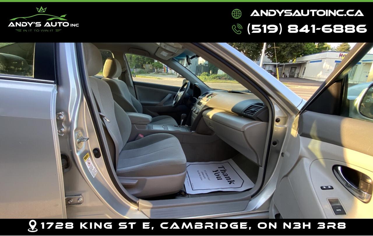 2010 Toyota Camry SE ! 4CYL ! NO ACCIDENTS ! AUTO ! SE  4CYL ! NO ACCIDENTS ! AUTO ! Photo
