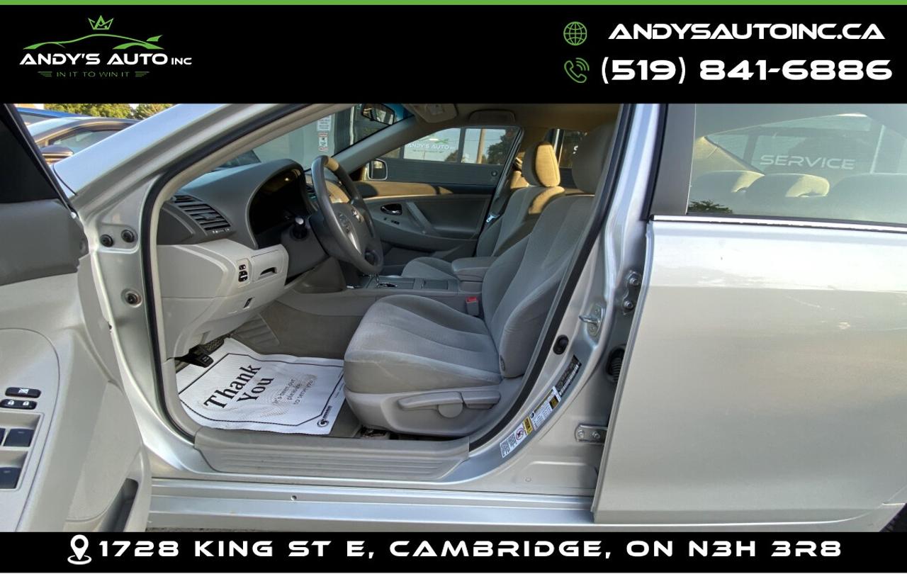 2010 Toyota Camry SE ! 4CYL ! NO ACCIDENTS ! AUTO ! SE  4CYL ! NO ACCIDENTS ! AUTO ! Photo