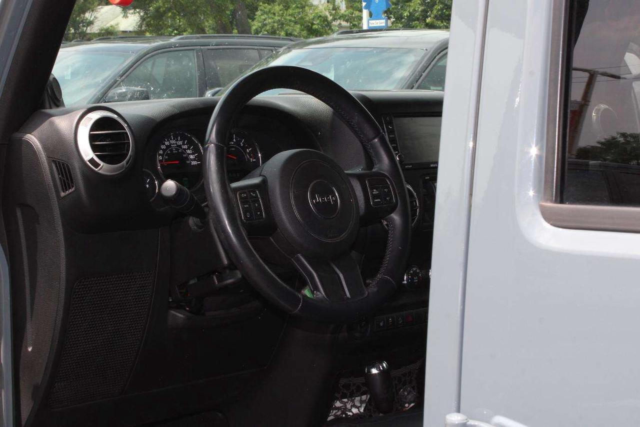 2014 Jeep Wrangler 4WD Sahara  Gps SiriusXM HtdSeats SideSteps Cruise Photo