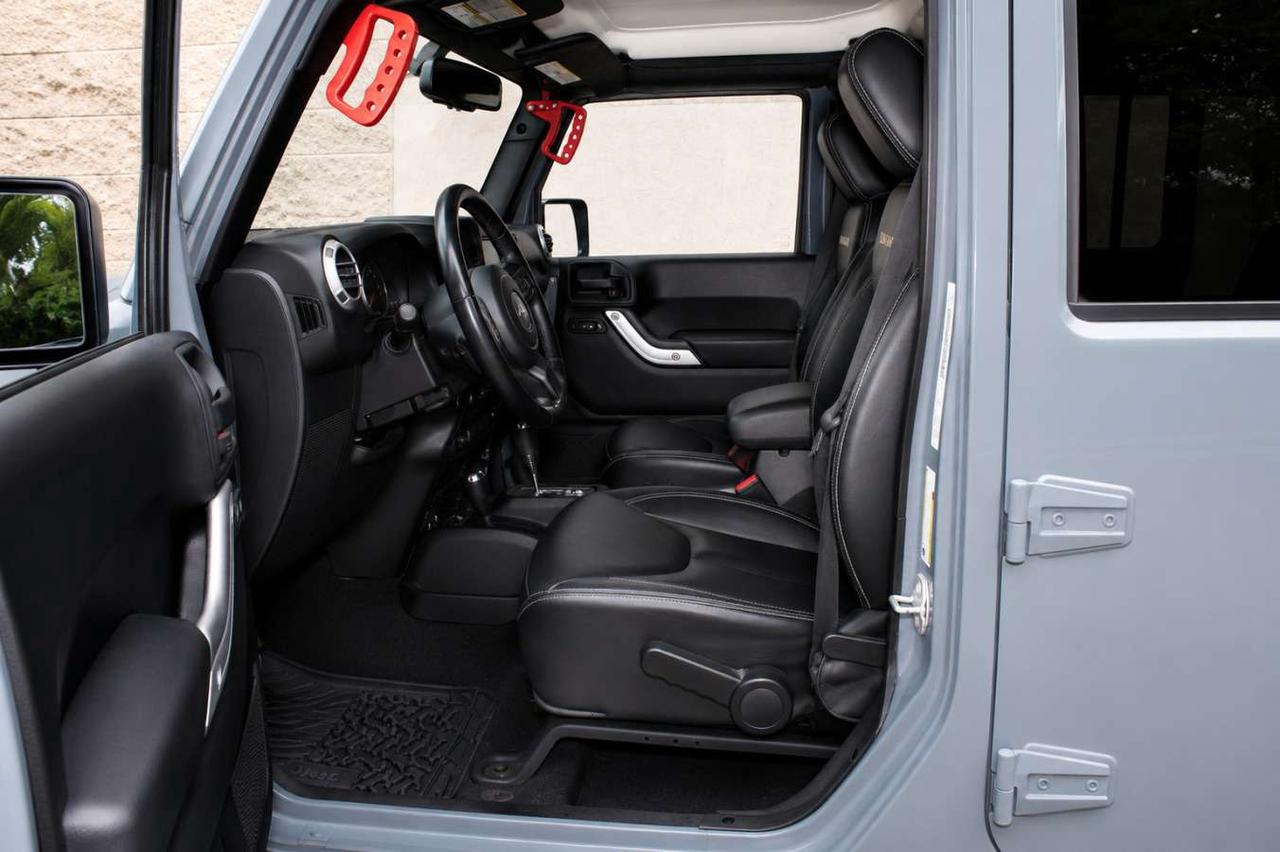 2014 Jeep Wrangler 4WD Sahara  Gps SiriusXM HtdSeats SideSteps Cruise Photo