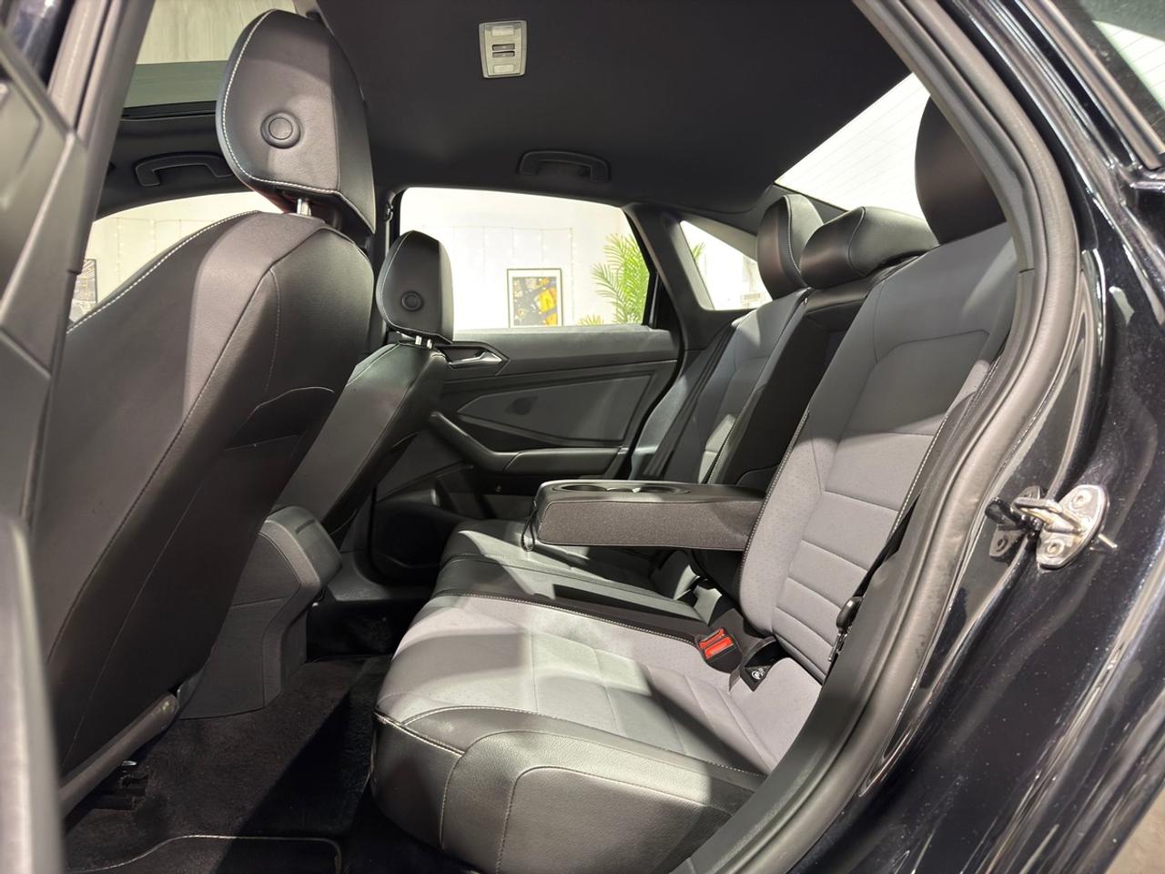 2025 Volkswagen Jetta Comfortline Sport| Sunroof| Clean Carfax Photo