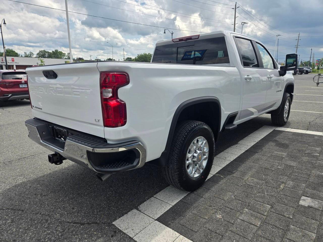 2026 Chevrolet SILVERADO 2500HD 4WD Crew Cab Standard Box LT Photo4