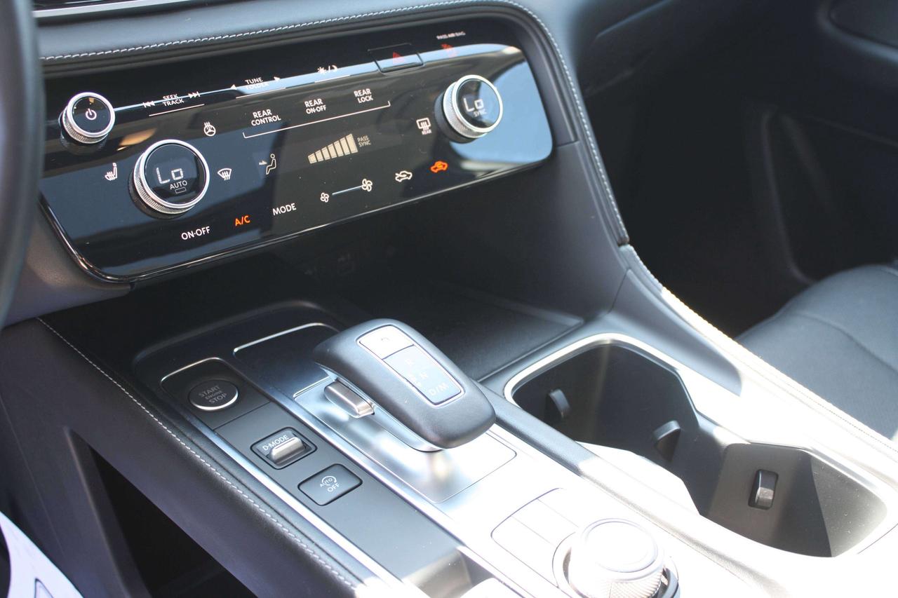 2023 Infiniti QX60 LUXE / Leather / 360 Camera / Heated Seats Photo