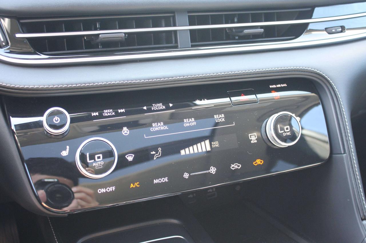 2023 Infiniti QX60 LUXE / Leather / 360 Camera / Heated Seats Photo