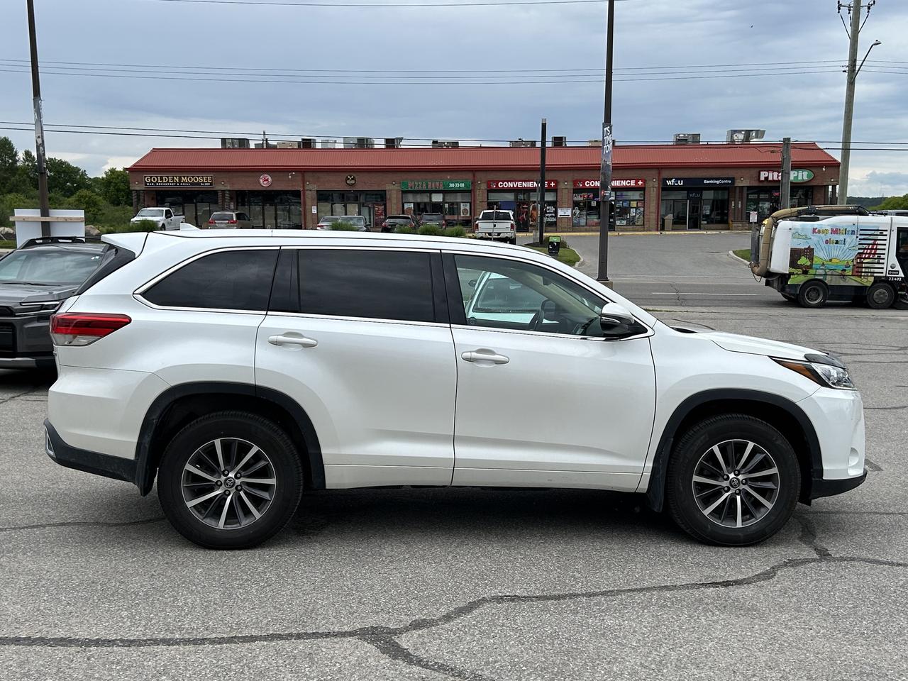 2017 Toyota Highlander Hybrid XLE Hybrid AWD Photo
