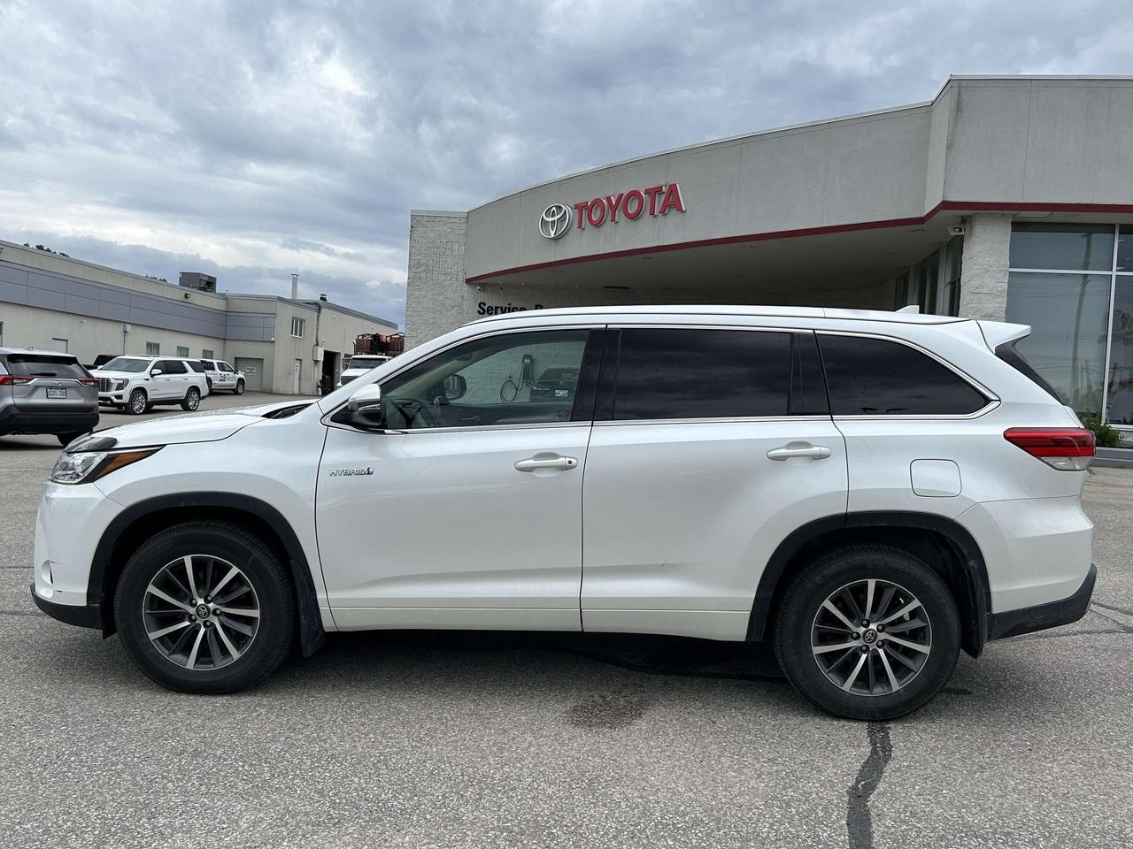 2017 Toyota Highlander XLE Hybrid AWD Photo1