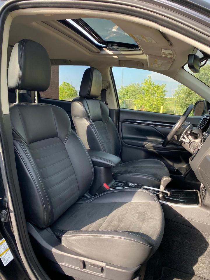 2019 Mitsubishi Outlander SE Touring AWC | NO ACCIDENT | Leather | Sun Roof Photo