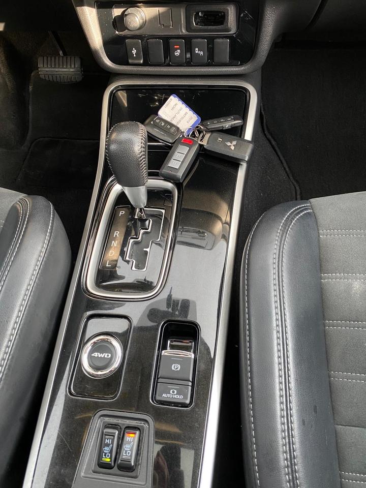 2019 Mitsubishi Outlander SE Touring AWC | NO ACCIDENT | Leather | Sun Roof Photo