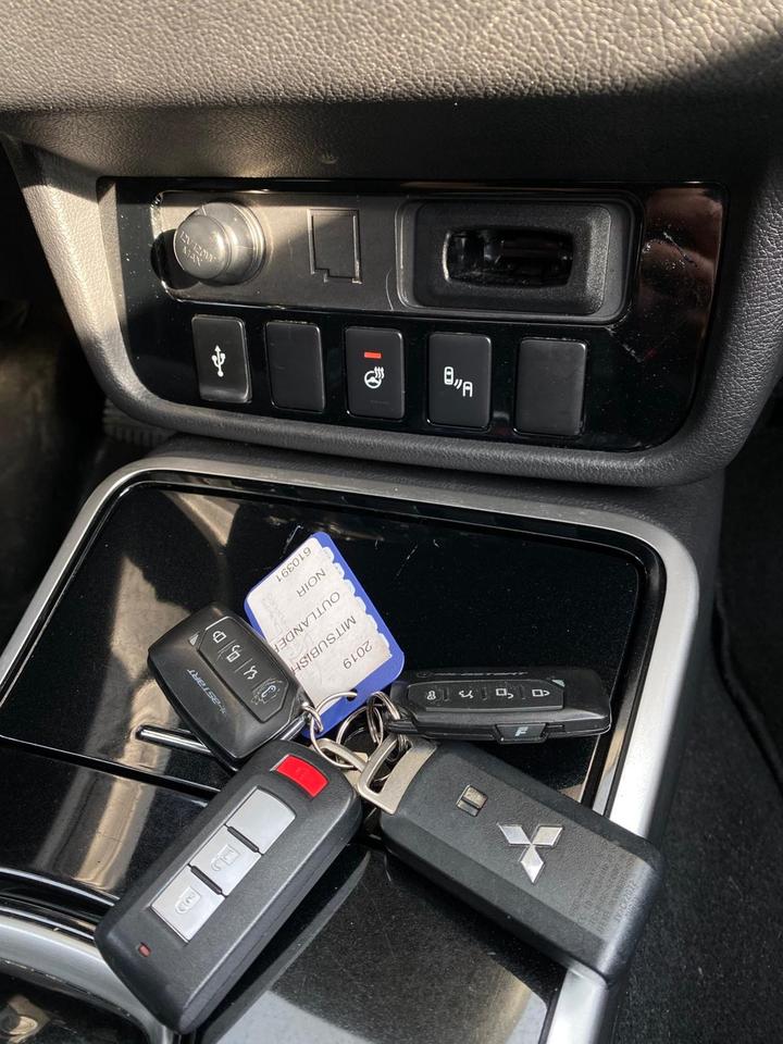2019 Mitsubishi Outlander SE Touring AWC | NO ACCIDENT | Leather | Sun Roof Photo