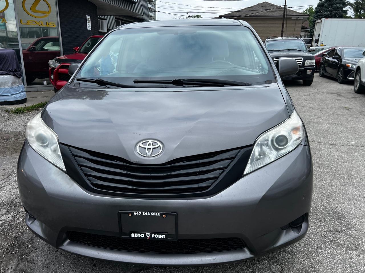 2017 Toyota Sienna 5DR 7-PASS FWD Photo
