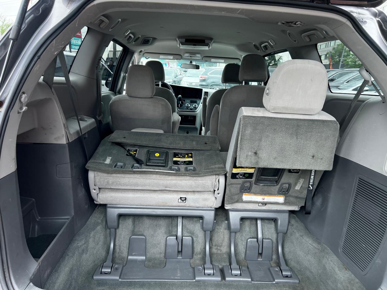 2017 Toyota Sienna 5DR 7-PASS FWD Photo