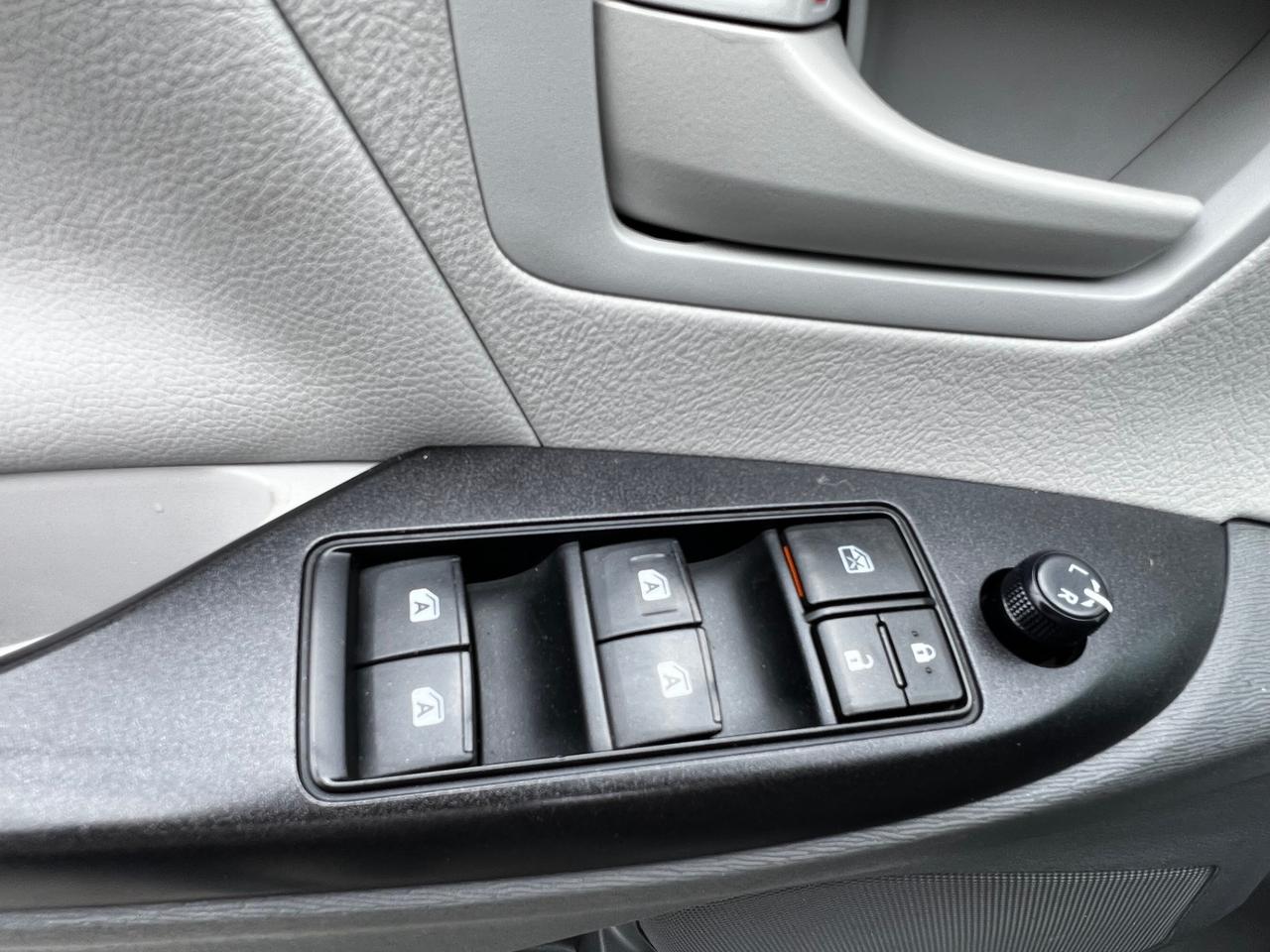 2017 Toyota Sienna 5DR 7-PASS FWD Photo