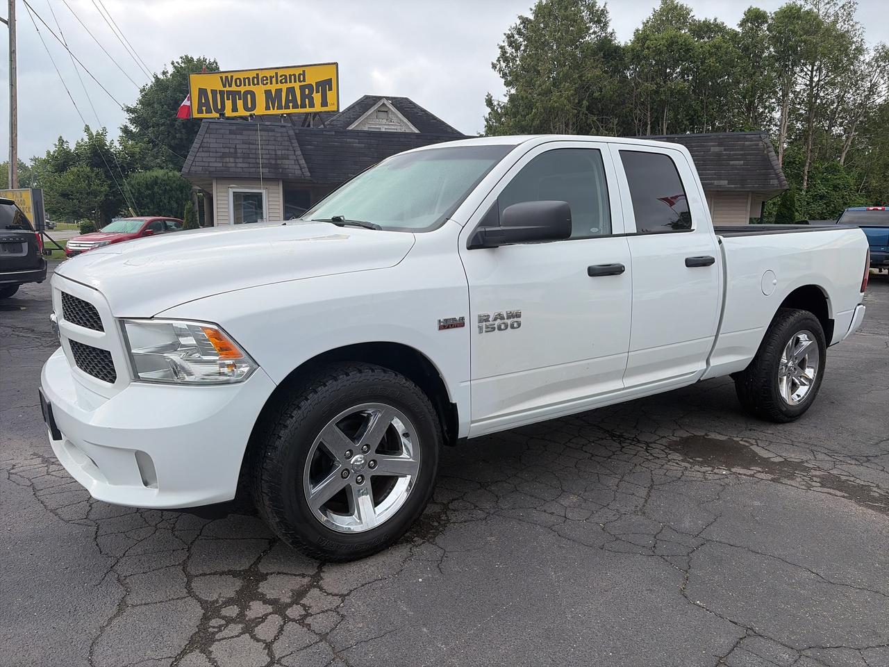 Used 2017 RAM 1500 Express-4X4-5.7-QUAD CAB-CLEAN for sale in St Thomas, ON