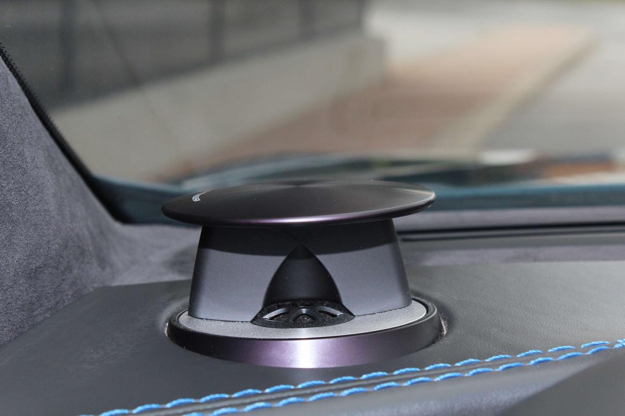 2014 Aston Martin Vanquish VOLANTE - CARBON FIBER SPORTS PKG - BANG&OLUFSEN Photo