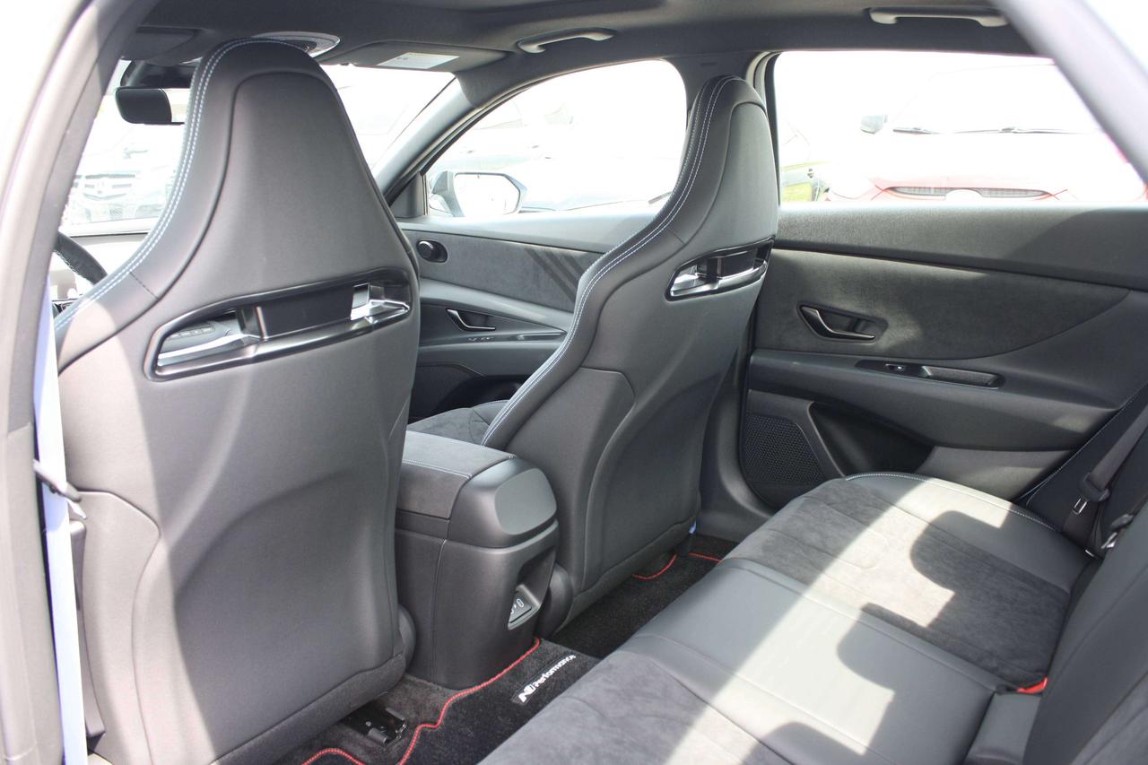 2026 Hyundai Elantra TCR DCT / DEMO SPECIAL / CARPLAY / SUNROOF Photo