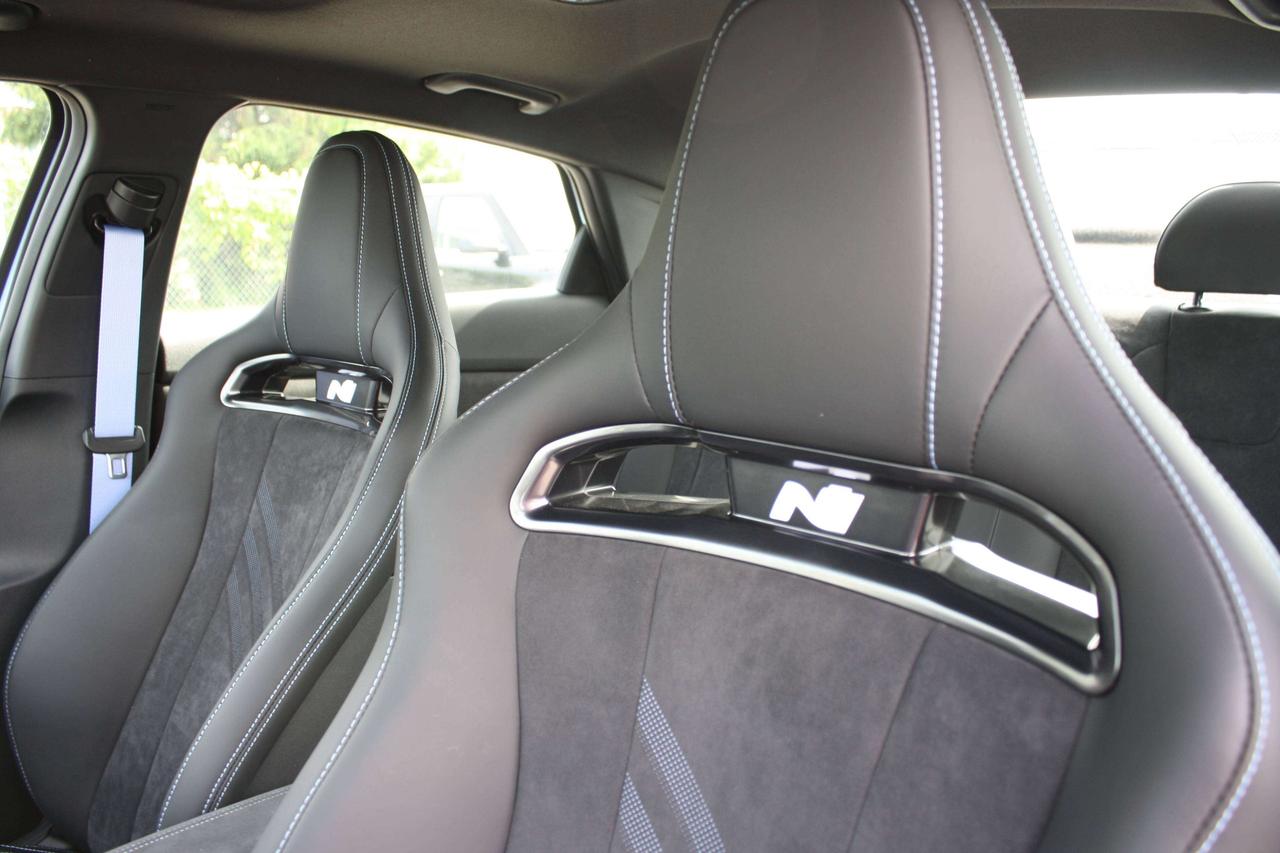 2026 Hyundai Elantra TCR DCT / DEMO SPECIAL / CARPLAY / SUNROOF Photo