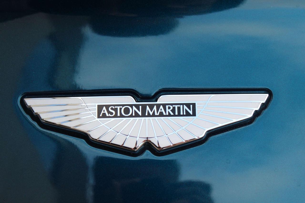 2014 Aston Martin Vanquish VOLANTE - CARBON FIBER SPORTS PKG - BANG&OLUFSEN Photo
