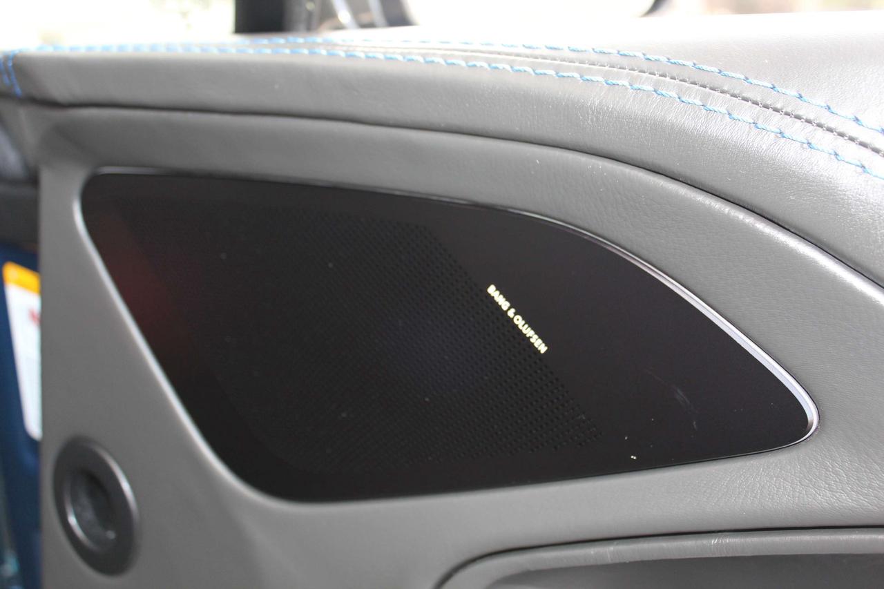 2014 Aston Martin Vanquish VOLANTE - CARBON FIBER SPORTS PKG - BANG&OLUFSEN Photo