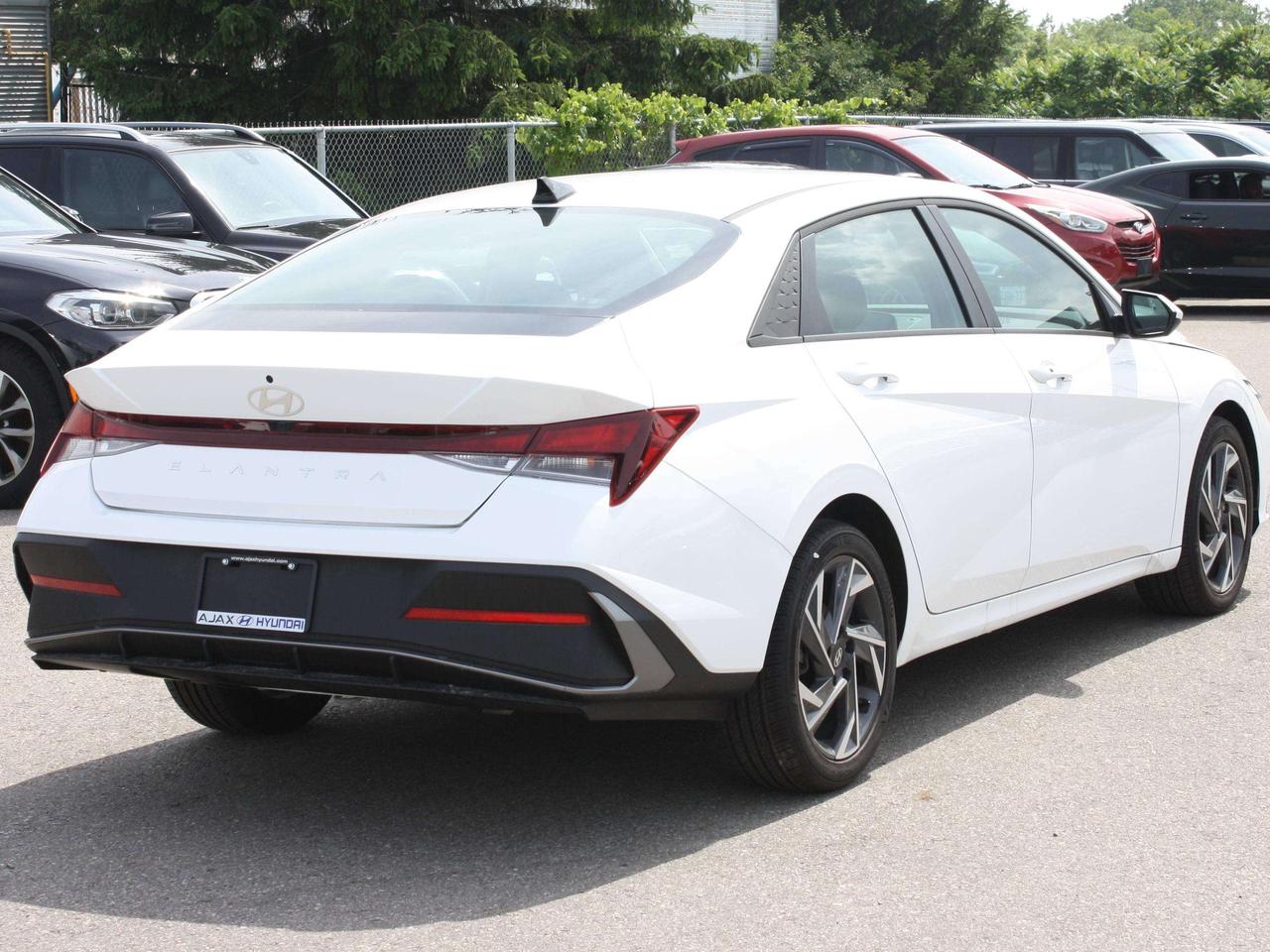 2026 Hyundai Elantra Demo Special / Rates from 0% / Winter Tires Photo