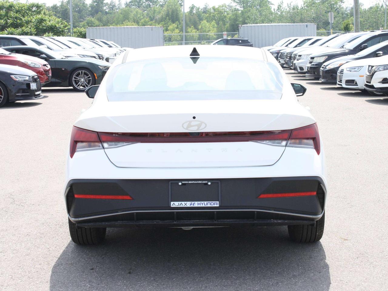 2026 Hyundai Elantra Demo Special / Rates from 0% / Winter Tires Photo