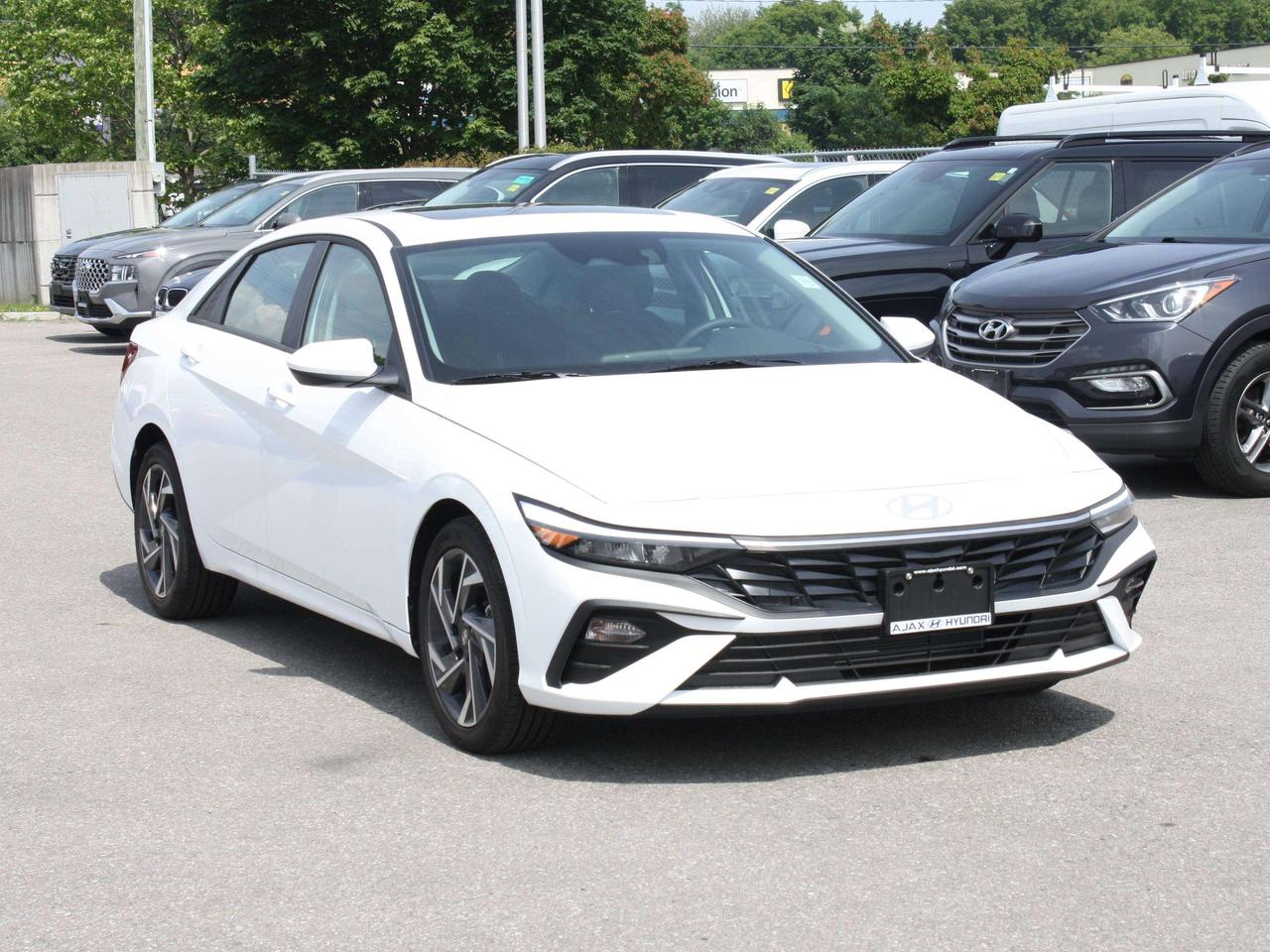 2026 Hyundai Elantra Demo Special / Rates from 0% / Winter Tires Photo