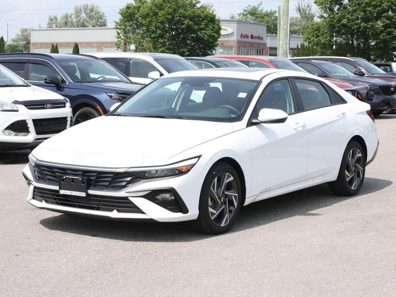 2026 Hyundai Elantra Demo Special / Rates from 0% / Winter Tires Photo