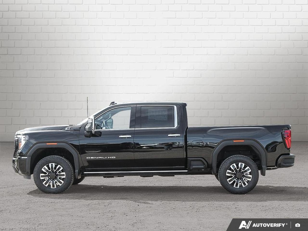 2026 GMC SIERRA 2500HD Crew Cab Standard Box 4-Wheel Drive Denali Ultimate Photo