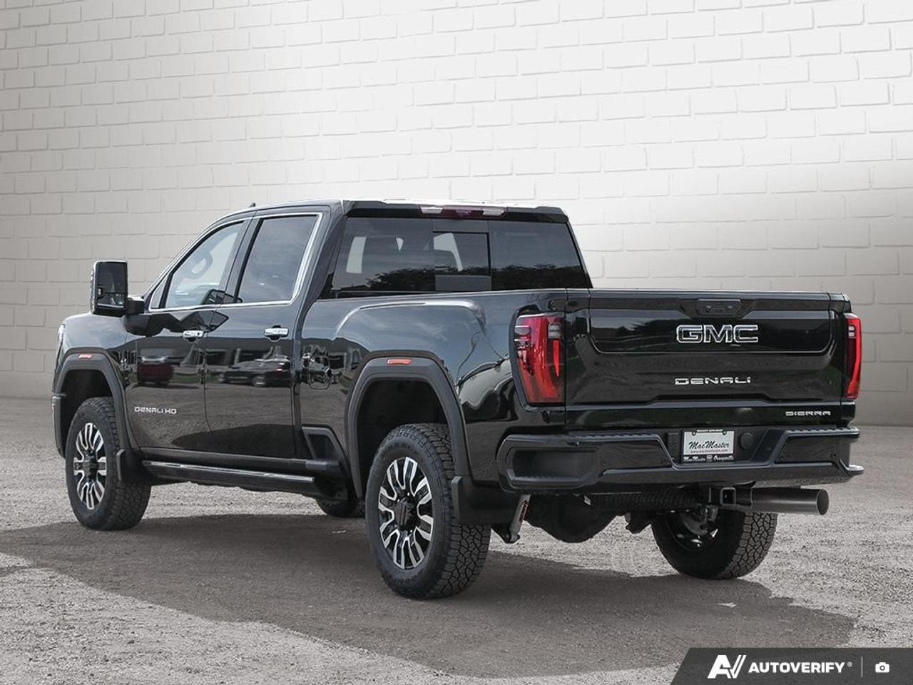 2026 GMC SIERRA 2500HD Crew Cab Standard Box 4-Wheel Drive Denali Ultimate Photo