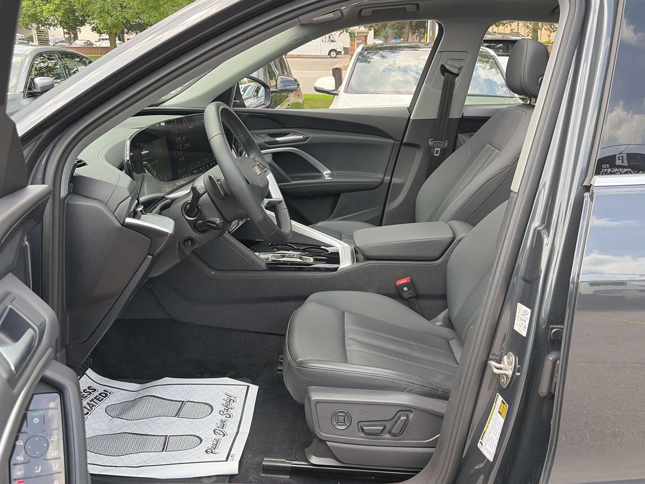 2025 Audi Q5 4 NEW TIRES, AMBIENT LIGHT, PANOROOF, CARPLAY Photo