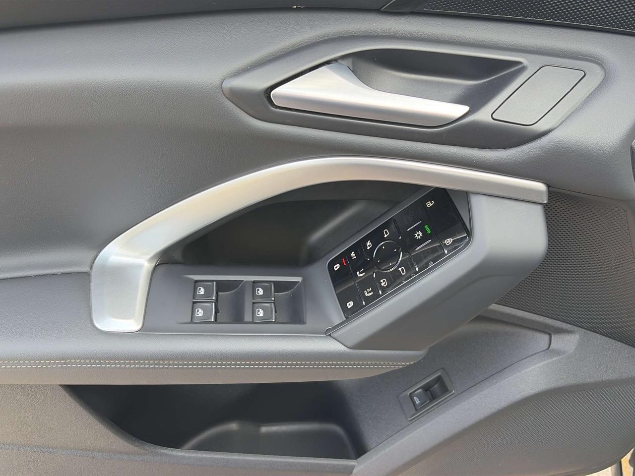 2025 Audi Q5 4 NEW TIRES, AMBIENT LIGHT, PANOROOF, CARPLAY Photo