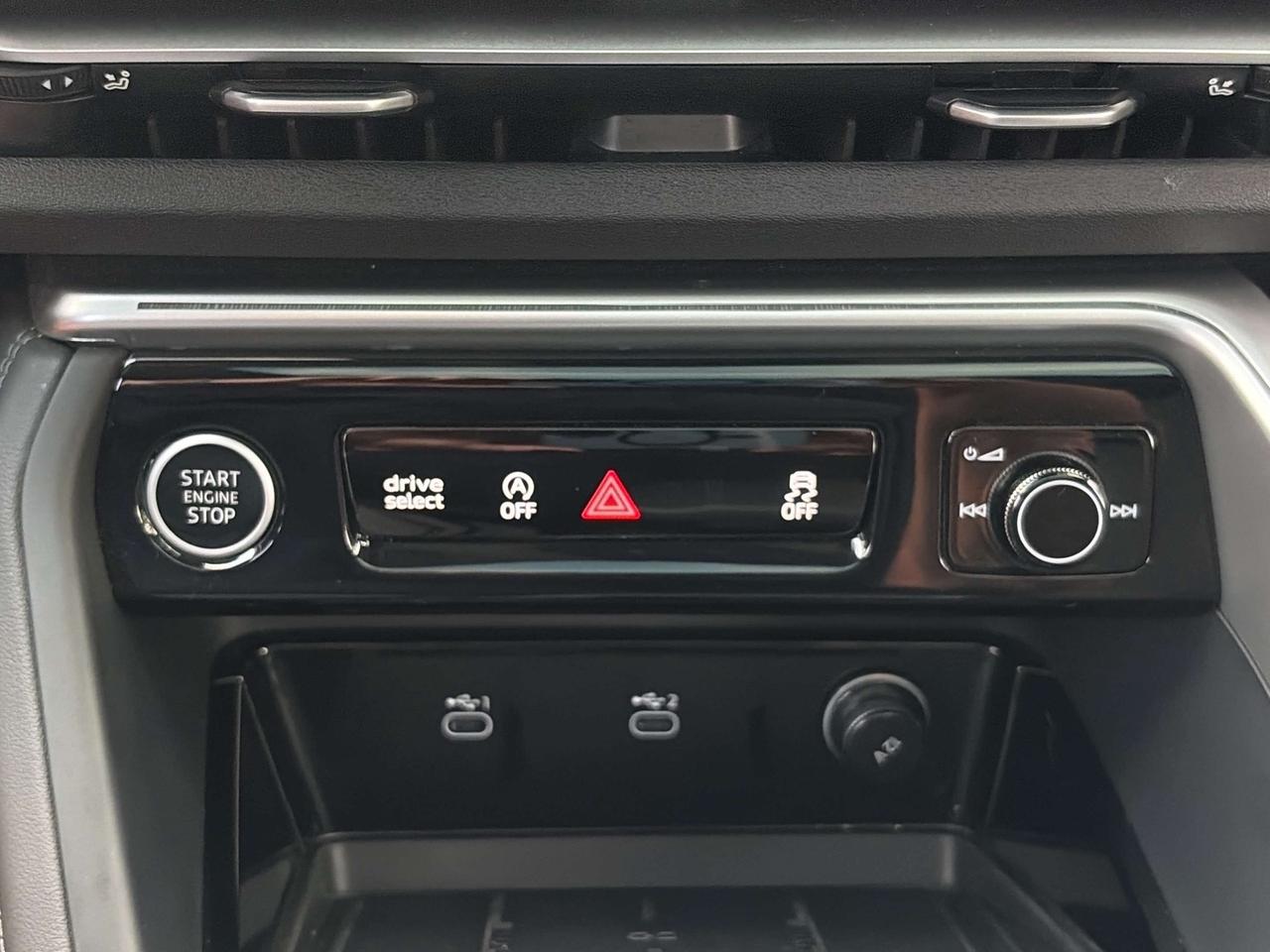 2025 Audi Q5 4 NEW TIRES, AMBIENT LIGHT, PANOROOF, CARPLAY Photo