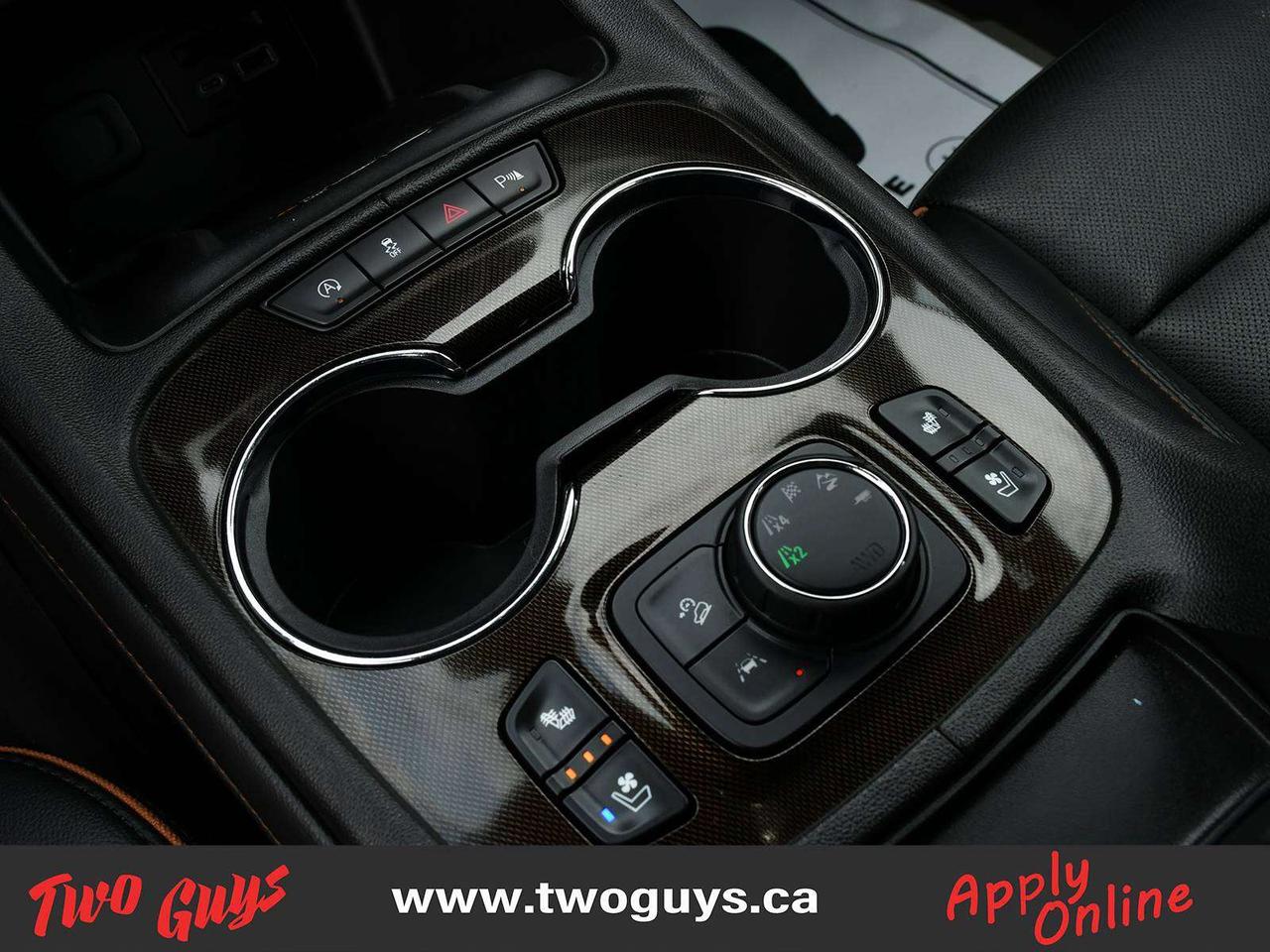 2022 GMC Acadia AT4 3.6L   Htd Cooled Leather   Nav   SkyScape Roo Photo