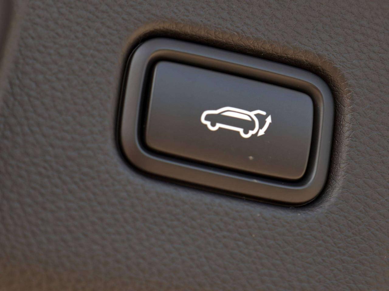 2026 Kia Seltos EX Premium   Pwr Liftgate   Cooled & Memory Seat Photo