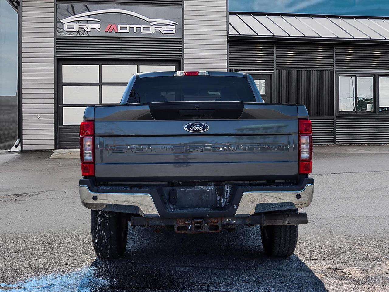 2022 Ford F-350 XLT Photo
