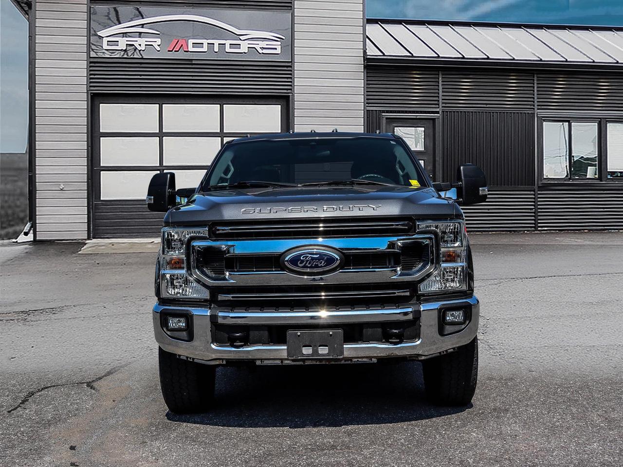 2022 Ford F-350 XLT Photo2
