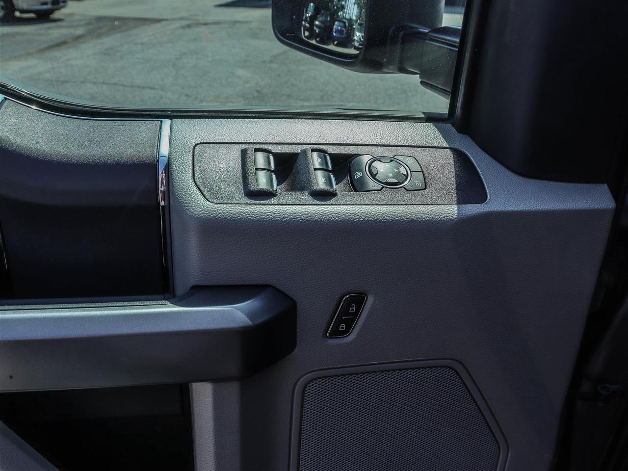 2022 Ford F-350 XLT Photo