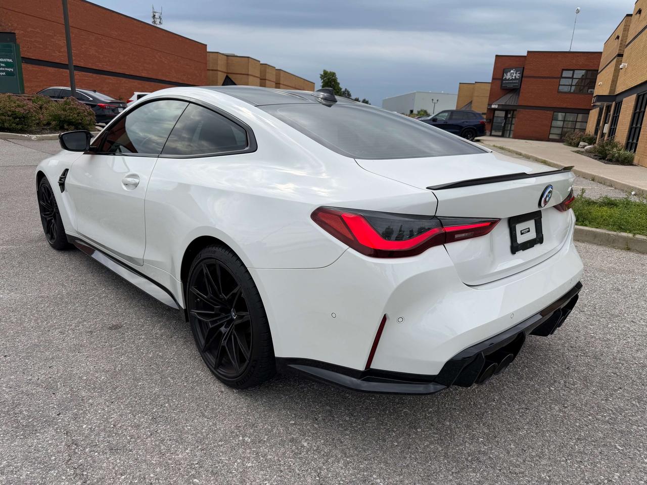 2023 BMW M4 RWD 6 SPEED 1 OWNER CLEAN CARFAX FULL SERVICE HIST Photo3