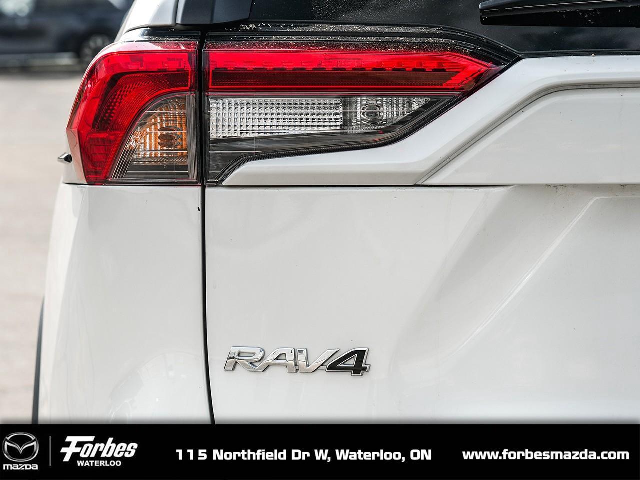 2022 Toyota RAV4 XLE 4dr All-wheel Drive Photo