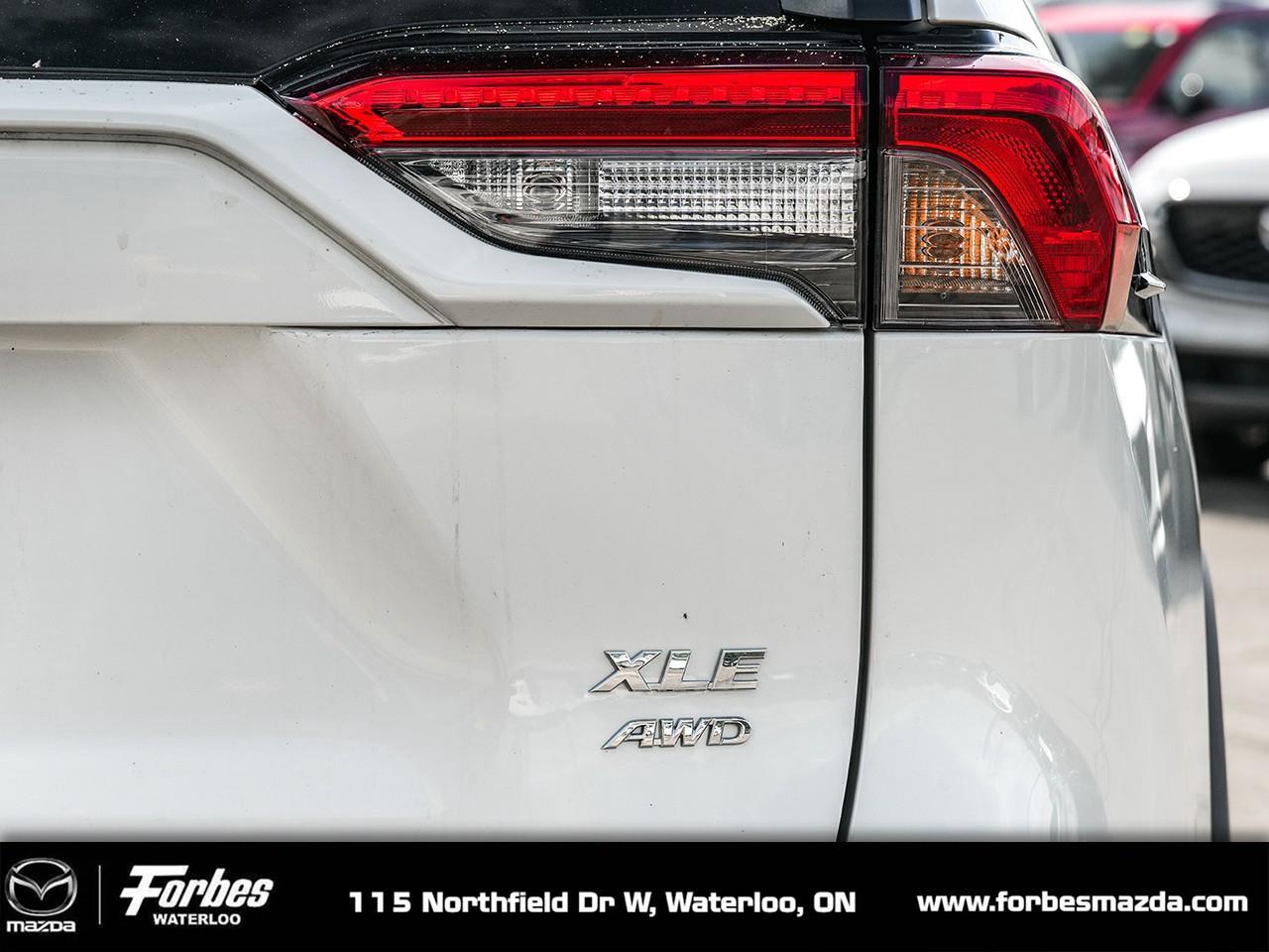 2022 Toyota RAV4 XLE 4dr All-wheel Drive Photo