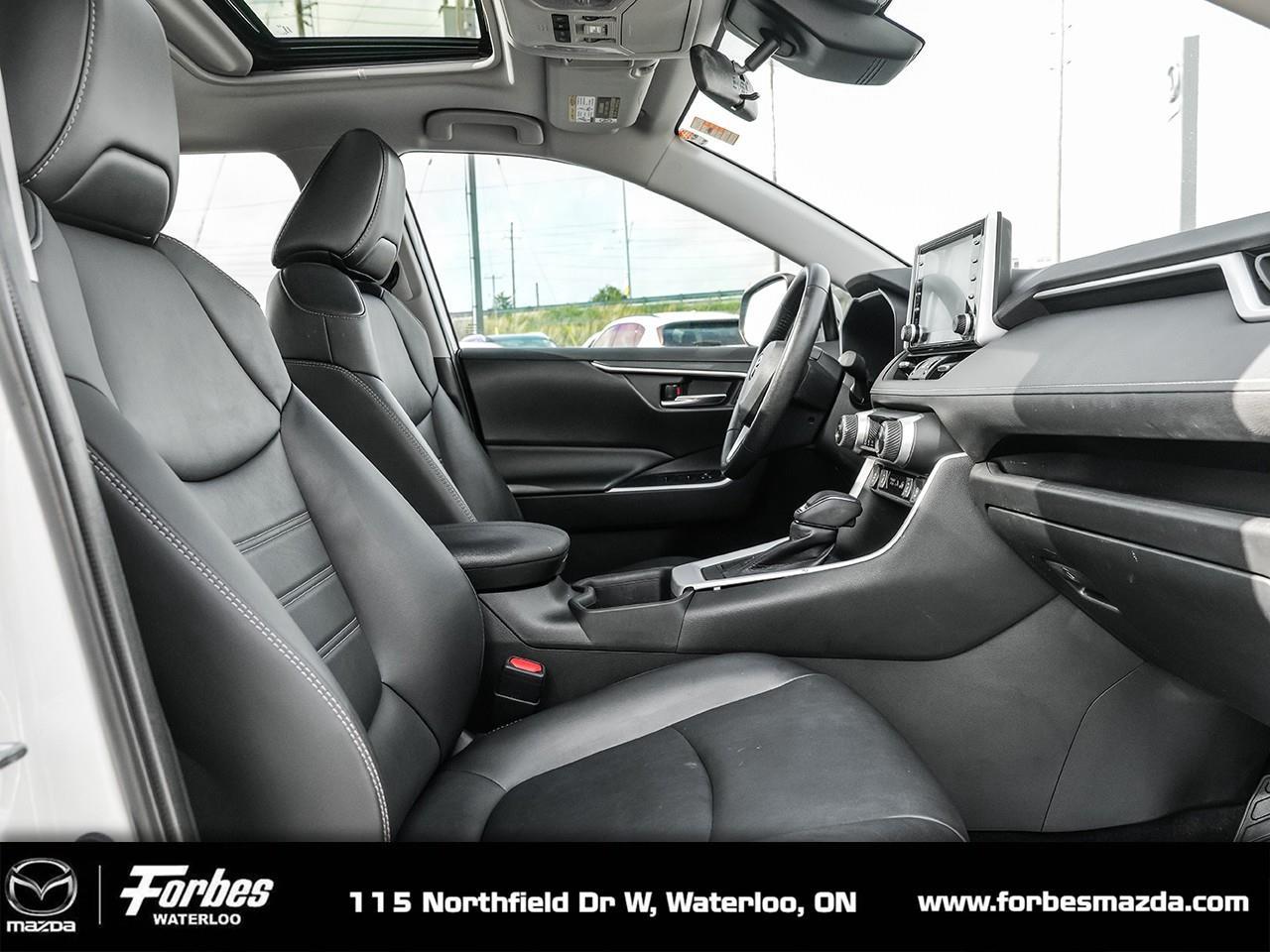2022 Toyota RAV4 XLE 4dr All-wheel Drive Photo