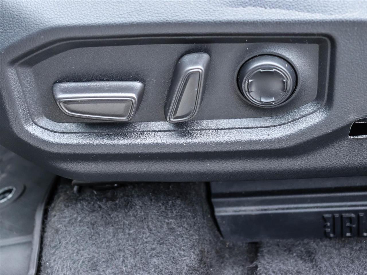 2022 Toyota Tundra Hybrid Platinum Hybrid Photo
