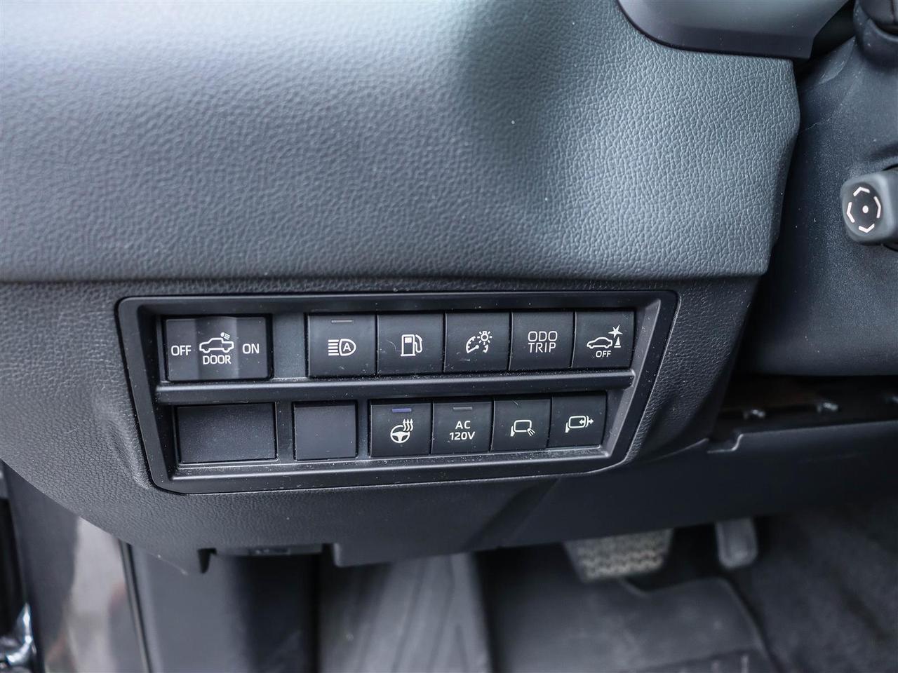 2022 Toyota Tundra Hybrid Platinum Hybrid Photo