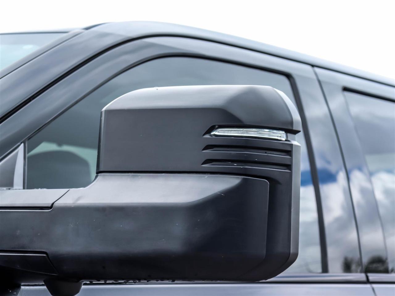 2022 Toyota Tundra Hybrid Platinum Hybrid Photo