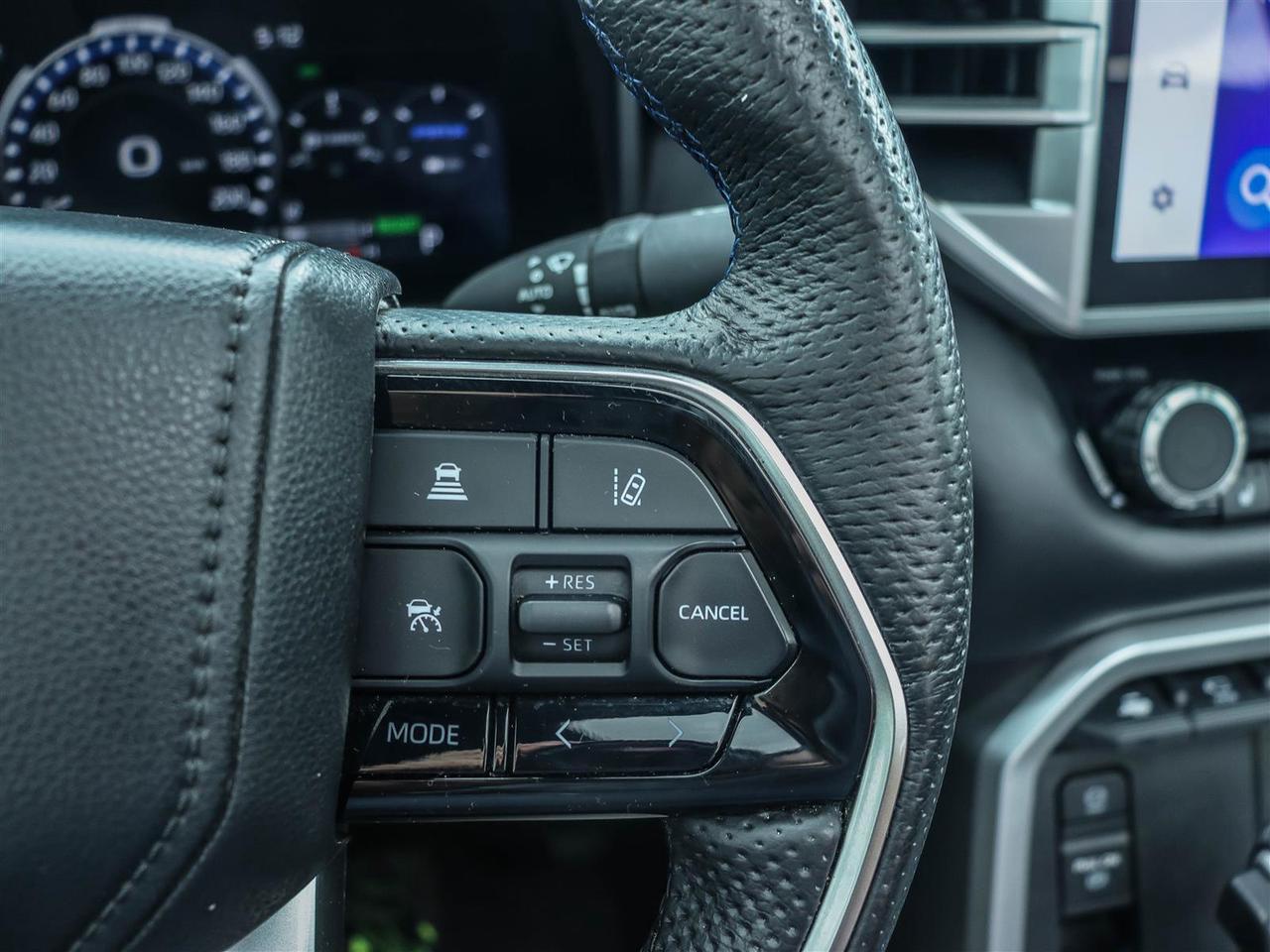 2022 Toyota Tundra Hybrid Platinum Hybrid Photo
