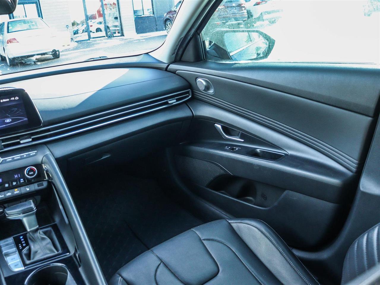 2023 Hyundai Elantra HEV Luxury Photo