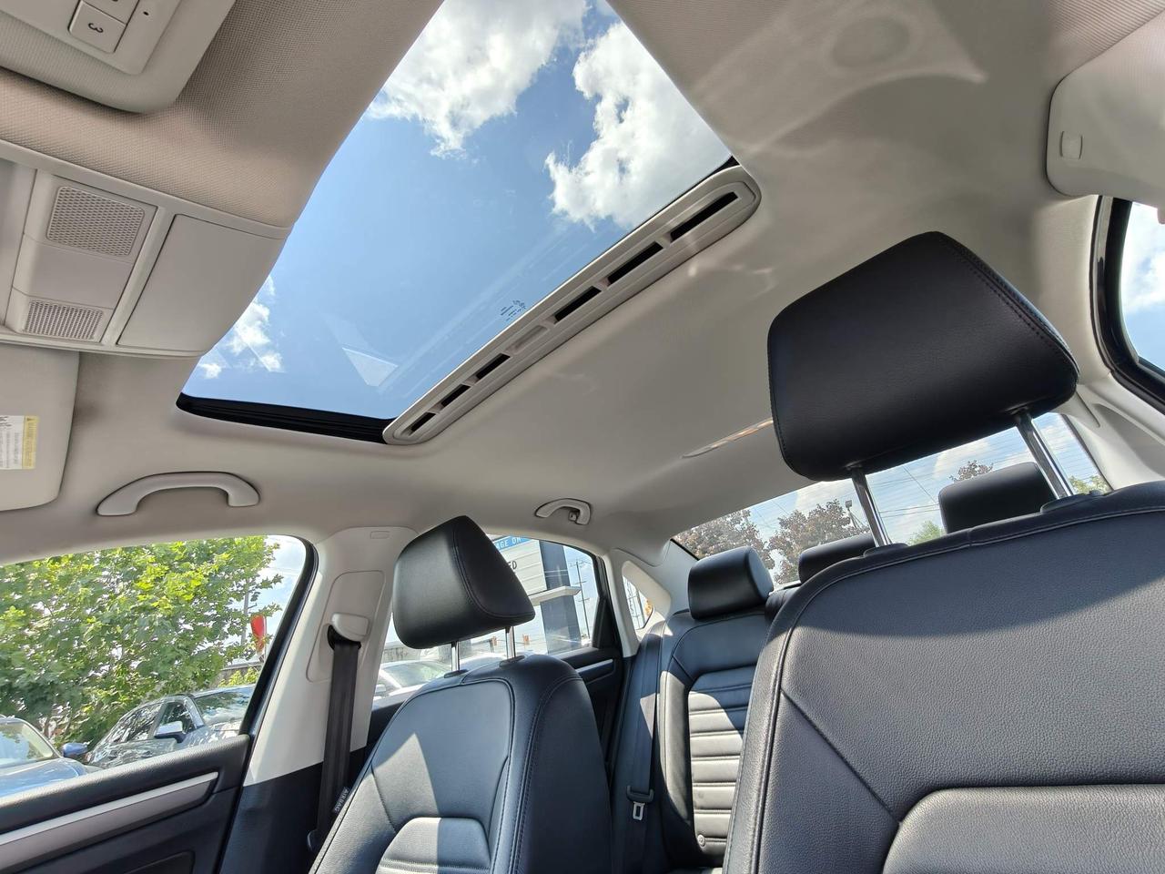 2017 Volkswagen Passat 1.8 TSI Highline 4dr Sedan Photo4