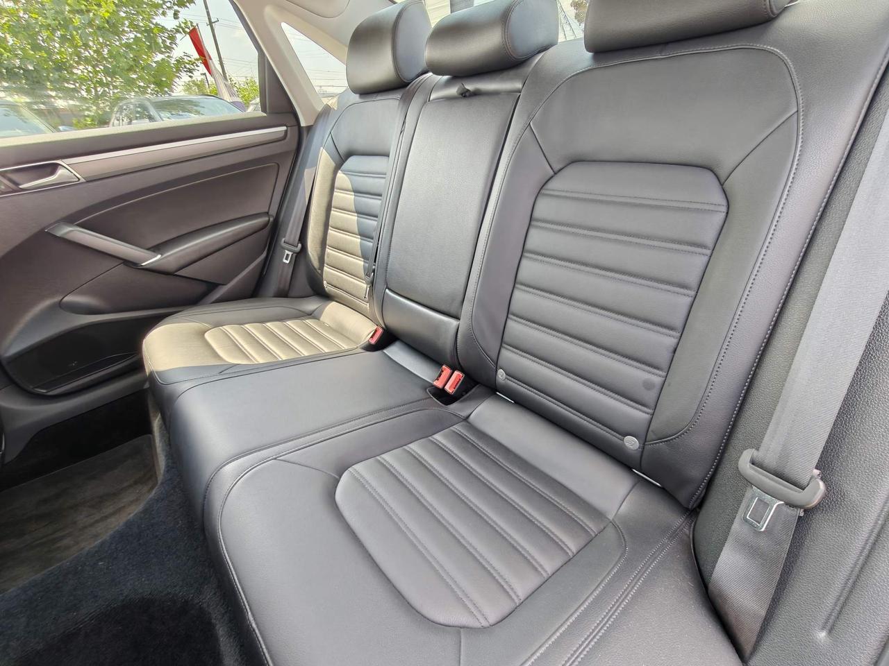 2017 Volkswagen Passat 1.8 TSI Highline 4dr Sedan Photo