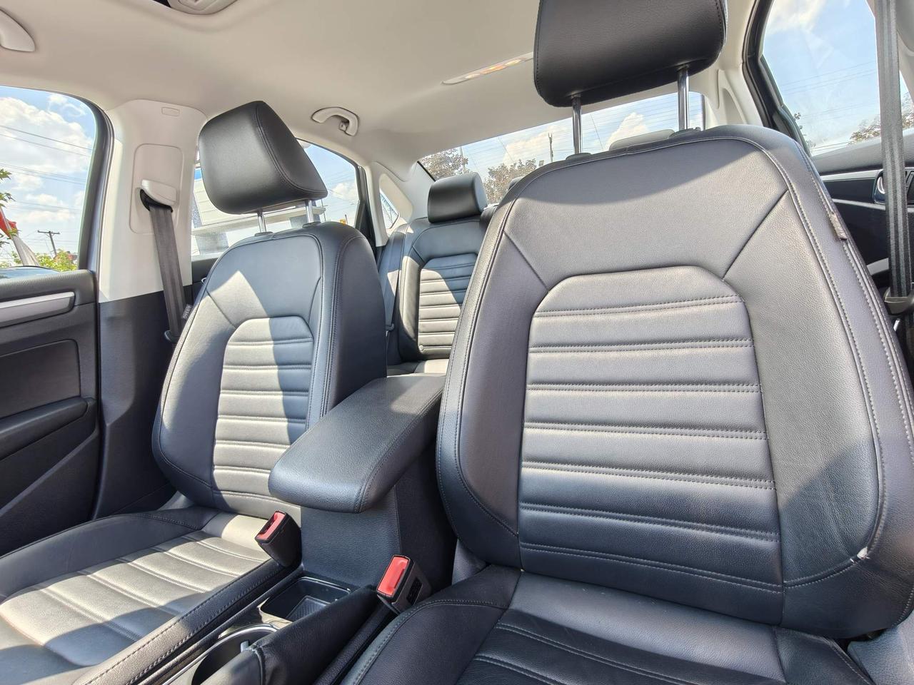 2017 Volkswagen Passat 1.8 TSI Highline 4dr Sedan Photo